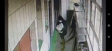 العثور على طفلة حديثة الولادة بساحة مسجد في الرام شمال القدس